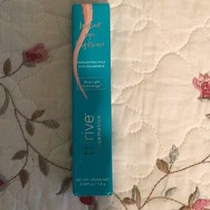 Thrive Brilliant eye brightener